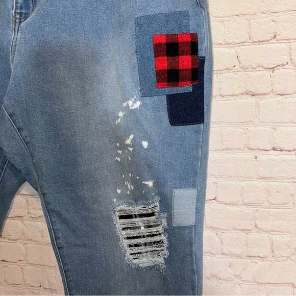 LANE BRYANT Signature Fit Boyfriend Jean- Light Wash with Patchwork, Size 22 - Picture 8 of 13